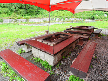 *BBQ場／グリーンシーズンにはアウトドアも満喫！屋根付きなので雨でも安心♪