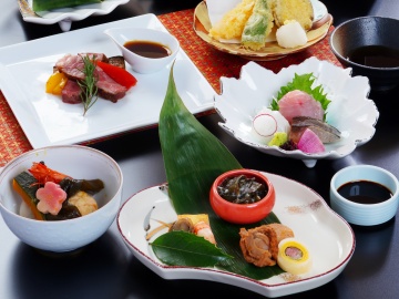 【すさのお会席】当館の料理長自慢のグレードアップ和食会席をご堪能ください。