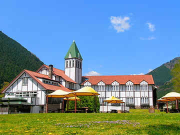 【外観】スイス・チロル地方をイメージした西洋風ホテル