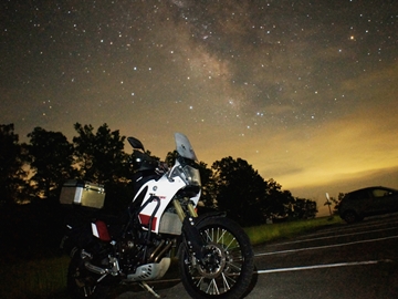 *ライダー応援プラン／タイミングが合えば、星空をバックに愛車を撮影することもできます！