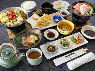 【天空会席一例】国産和牛をメインに地元大分でとれた鮮魚のお造りなど品数豊富にご用意いたします。