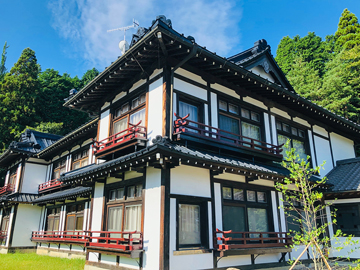 *外観／明治15年創業・令和元年リニューアル！皇室とゆかりのある歴史ある建物