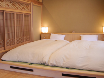*客室一例／和洋室タイプのお部屋でベッドが2台ございます