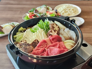 〆のうどんまで至福。刺身に天ぷら、大満足のフルコースを。