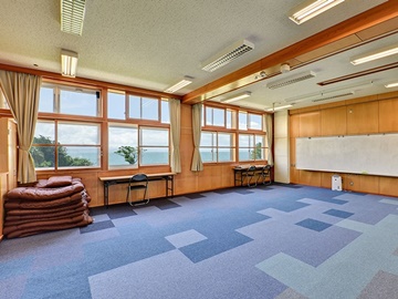 *【宿泊学習室】広々とご利用いただけるカーペットのお部屋。