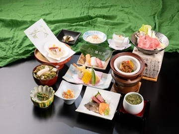 【夕食一例/やすらぎプラン】旬の食材を扱った秋田の美味しいを愉しめるお料理となっております。