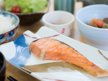 *（食事一例）/朝食・シンプルな和朝食で、朝の目覚めをすっきりと♪