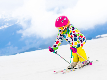 *スキーイメージ／冬のアクティビティはこれ！ファミリーで楽しめるスキー場で遊びつくそう！