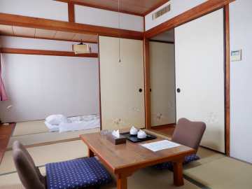 *【客室一例：和室】海側のお部屋で、最大5名様迄ご利用可。当館唯一の和室のお部屋のため人気です。
