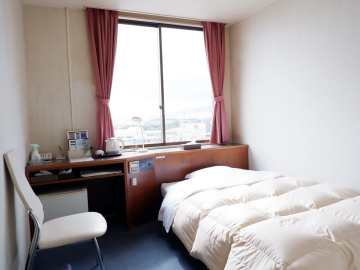*【客室一例：シングル】禁煙・喫煙からお選びいただけます。海側のお部屋で一人旅やビジネス利用に人気！