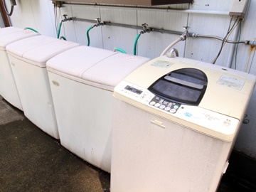 *館内一例（2槽式洗濯機）／合宿等にも便利。