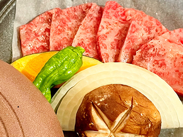 霜降りなのにさっぱり美味しい隠岐牛を陶板焼きで