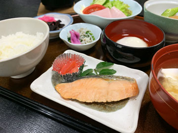 *朝食/バランスのとれた和朝食を白山苑で