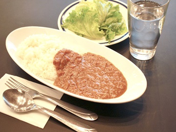 *朝カレー／専属シェフ特製！健康や美容効果にも良い栄養満点の朝カレーを食べて、今日も1日元気に出発♪