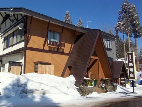 *外観（冬）／スキー場はお車3分！天然温泉・お食事が楽しめるアットホームな旅館