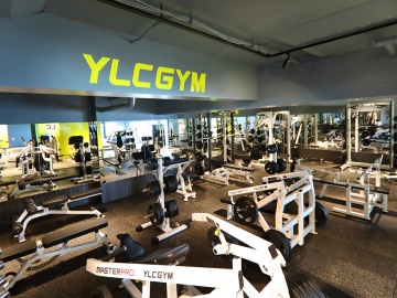 *【ジム─YLCGYM─】最新マシン完備の本格派ジムでリフレッシュする贅沢なひととき。