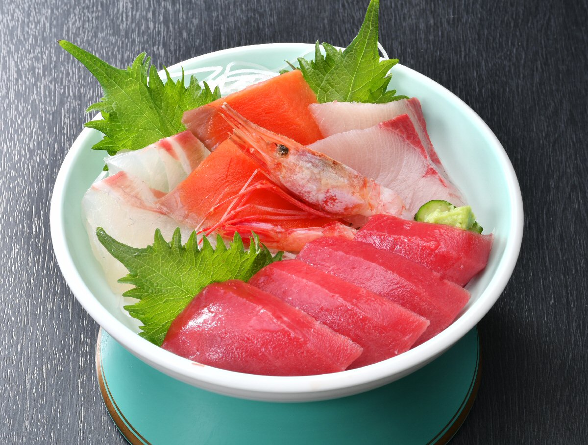 大間のまぐろを含むお刺身５種盛り※イメージ