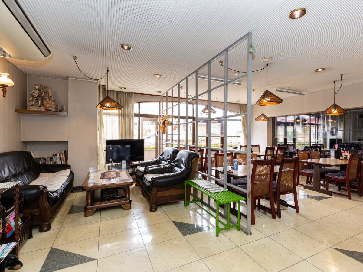 *【ロビー：写真一例】