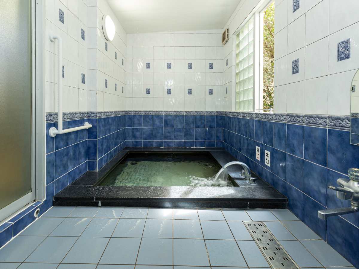 *【男性大浴場：写真一例】浴室