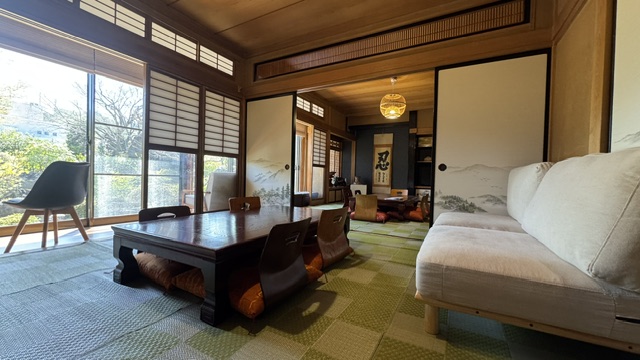 ＊＜庭園の家＞部屋（一例）ふすまを外せば、大広間としてもお使いいただけるお部屋です