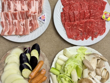 ＊夕食BBQ（一例）山梨県産「甲州ワインビーフ」「富士桜ポーク」を使ったBBQ夕食をお庭で楽しめます