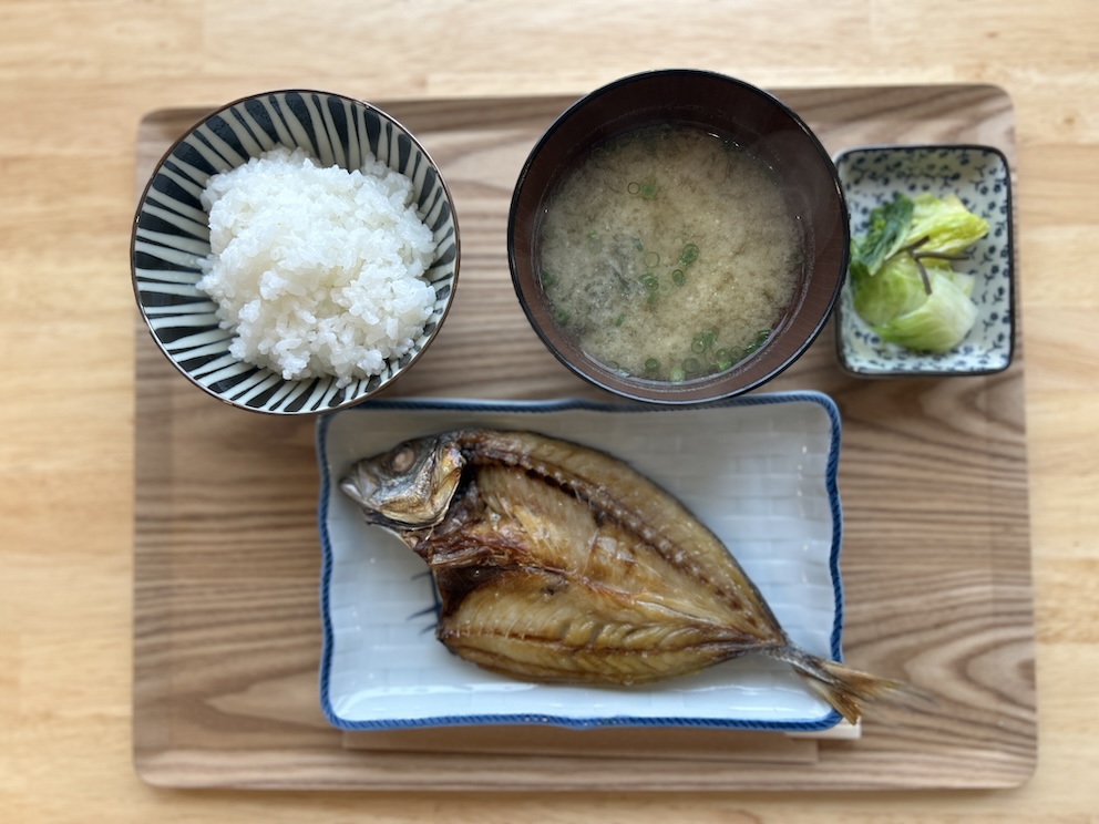 朝食