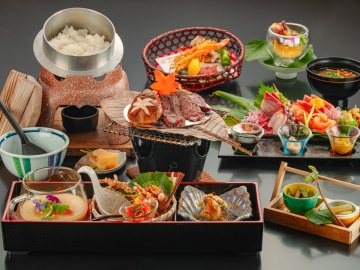 *夕食一例/料理長おすすめ旬食材たっぷりの夕食膳で心も体も満たされる特別なひとときを。